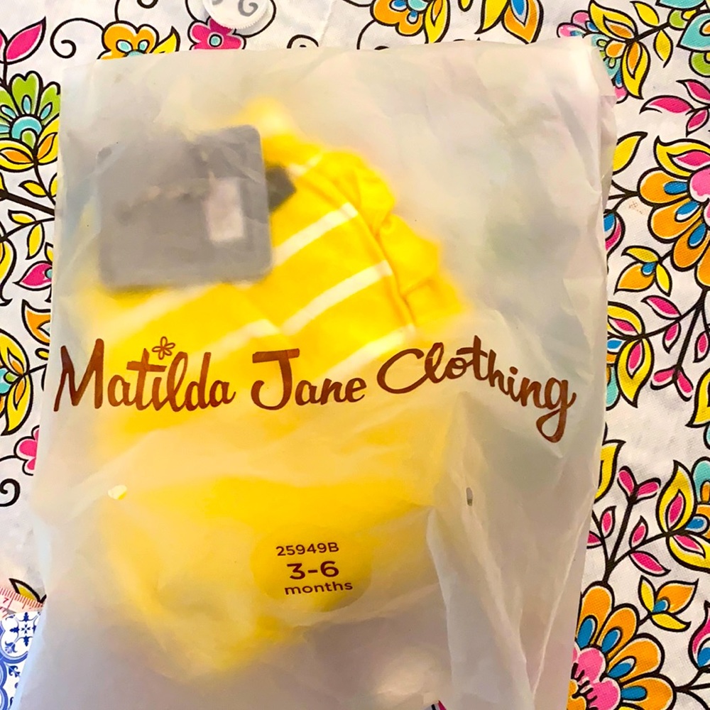 Matilda Jane yellow bloomers or shorts